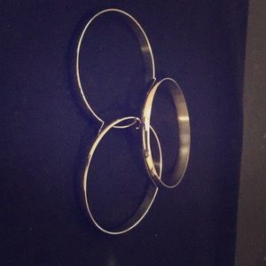 Woman’s Stainless steel bangle bracelet